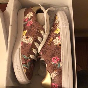 Guess medium brown 8.5m